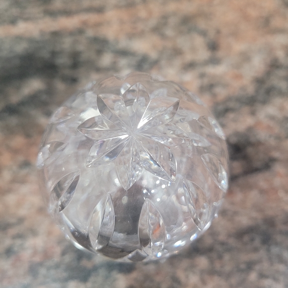 Tipperary Crystal Diamond Point Bud Vase 4 inches - Picture 2 of 5